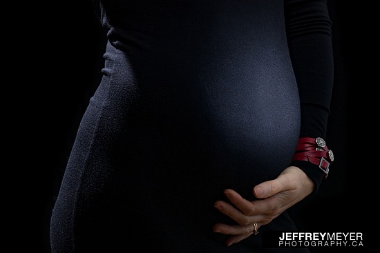 Celebrating a new life on the way with a maternity portrait! Home Photo Studio, Maternity Portraits, Photoshoot, 