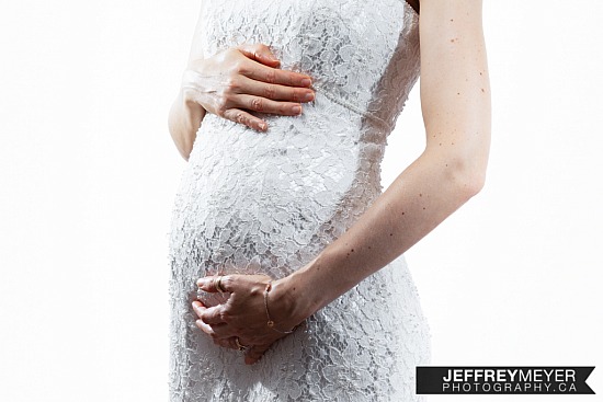 Celebrating a new life on the way with a maternity portrait! Home Photo Studio, Maternity Portraits, Photoshoot, 